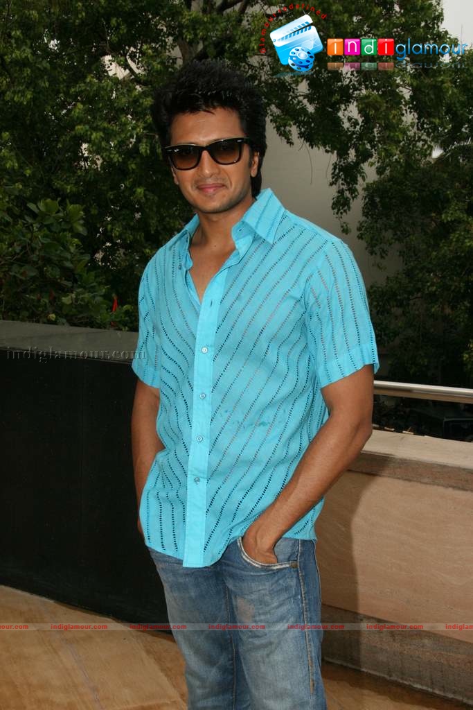 Do Knot Disturb press meet Event hd photo